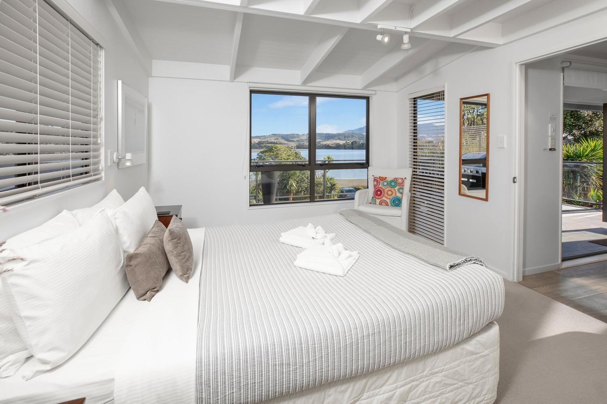 Muritai Waters Holiday Accommodation Raglan Exterior photo