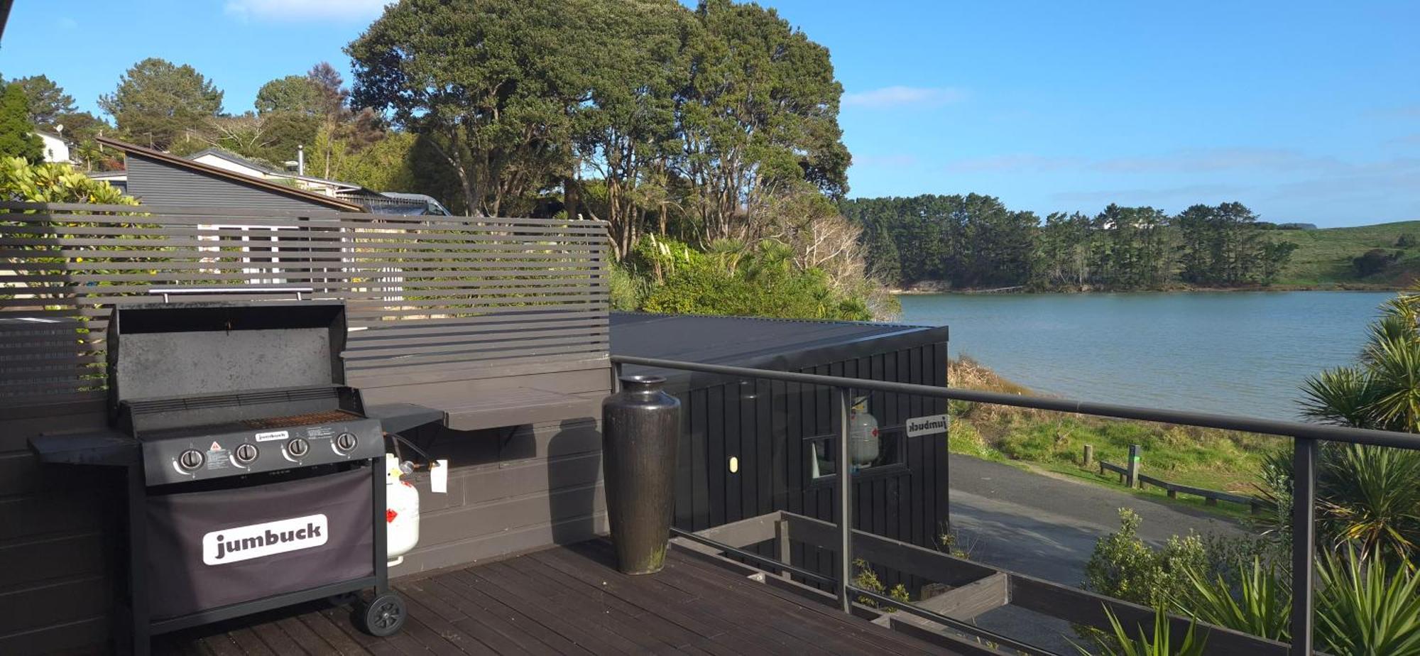 Muritai Waters Holiday Accommodation Raglan Exterior photo